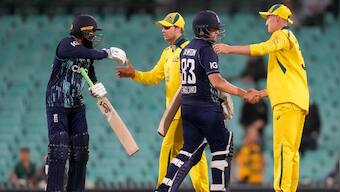 Australia vs England: Visitors implode to hand second ODI and series to hosts