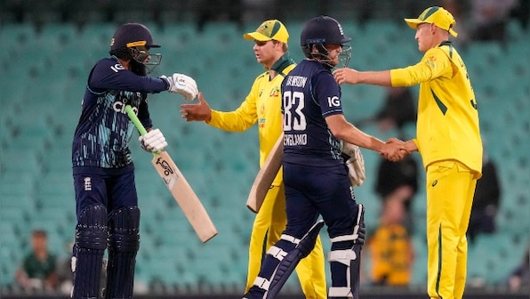 Australia vs England: Visitors implode to hand second ODI and series to hosts