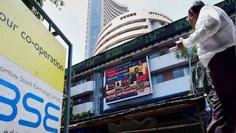 Sensex ends up 160 points at 62,571, Nifty closes at 18,609