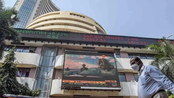 Sensex sheds early gains to close at 62,182, down 389 point
