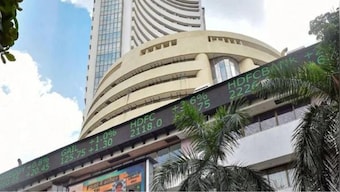 Indian share market settles at fresh lifetime highs; Sensex ends at 62,294, Nifty closes at 18,513