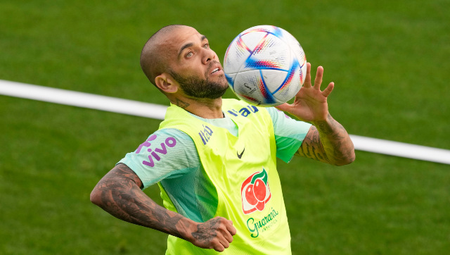 Barcelona court orders Dani Alves to remain in custody in rape case Barcelona court orders Dani Alves to remain in custody in rape case