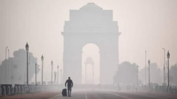 Weather Report: North to foresee temperature drop, poor air quality; South expects a wet week