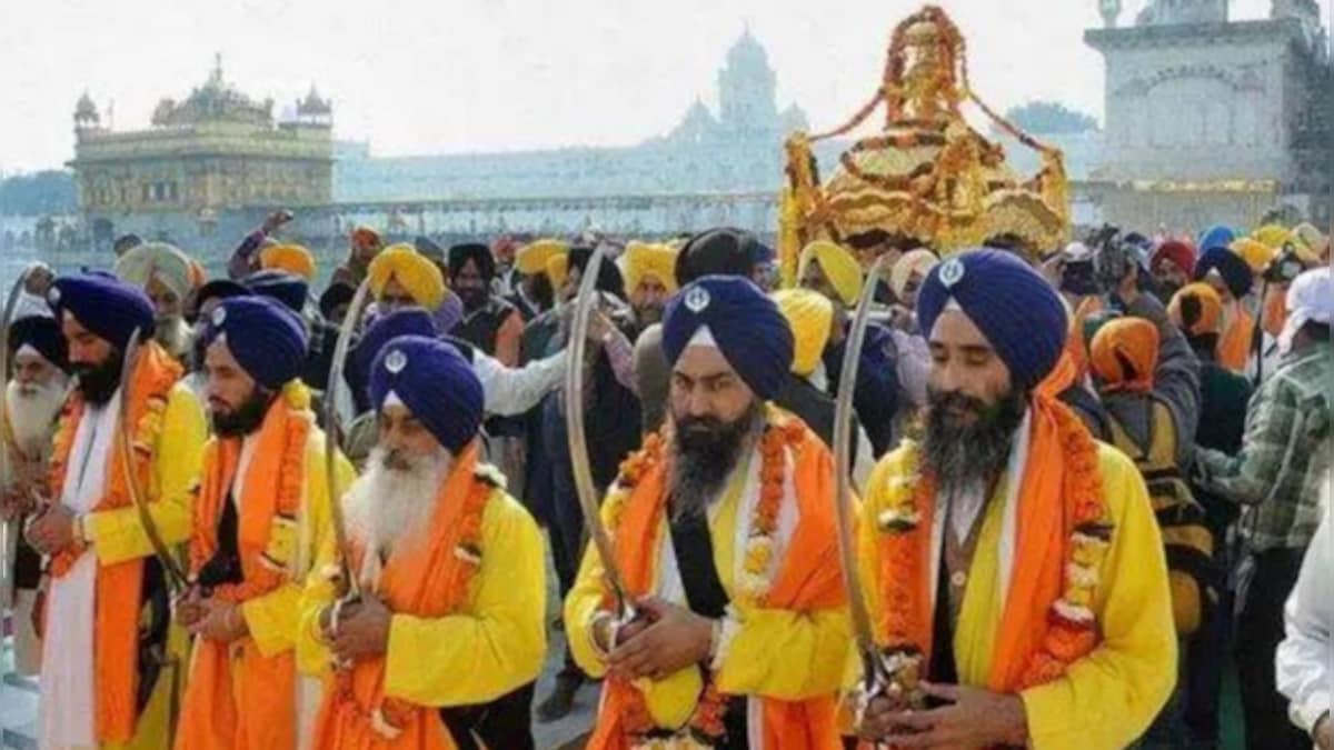 Guru Nanak Jayanti 2022: Wishes and messages to share on occasion