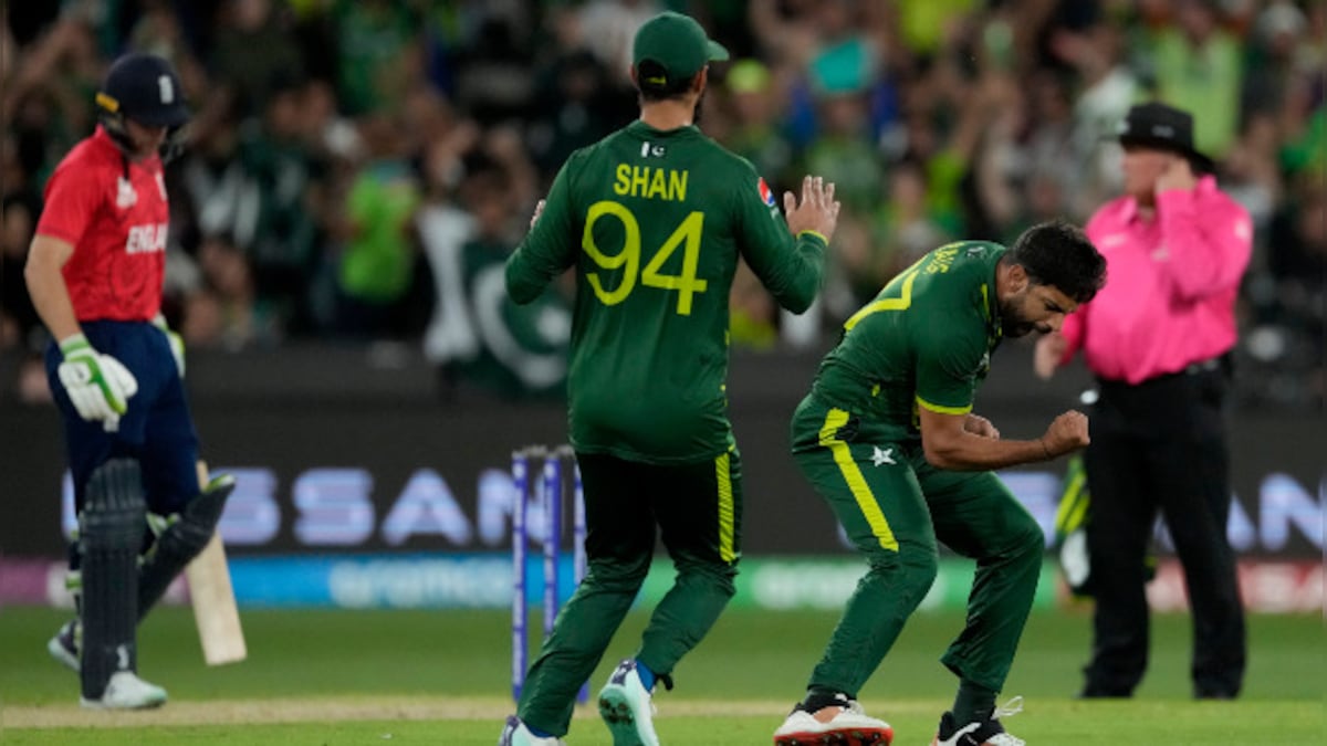 Watch: Pakistan's fiery pace bowling in powerplay vs England in T20 World Cup final