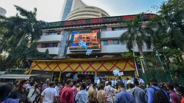 Union Budget 2023: Sensex sheds early gains to close 158 points up, Nifty ends in red