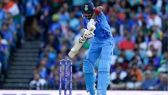 KL Rahul doesn't seem to believe in himself: Sunil Gavaskar