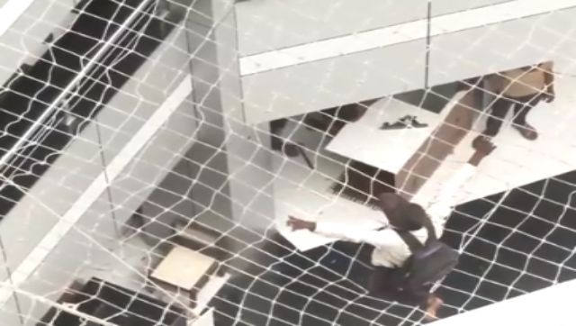 Watch: Man jumps from sixth floor of Mumbai’s Mantralaya building, lands on safety net Watch: Man jumps from sixth floor of Mumbai’s Mantralaya building, lands on safety net