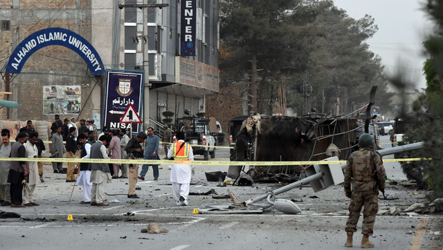 Pakistan: Dozens injured as Taliban suicide bomber targets police patrol in Quetta Pakistan: Dozens injured as Taliban suicide bomber targets police patrol in Quetta