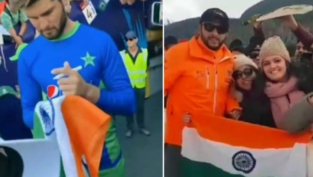 Pakistan pacer Shaheen Afridi signs Indian flag, Twitter recalls Shahid Afridi’s gesture Pakistan pacer Shaheen Afridi signs Indian flag, Twitter recalls Shahid Afridi’s gesture
