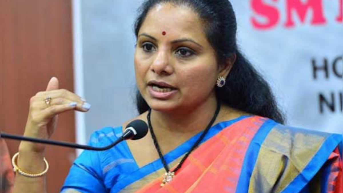 Telengana: KCR daughter Kavitha threatens to thrash BJP MP with slippers