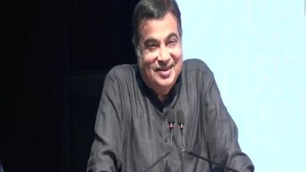 Gadkari praises Manmohan Singh, says India indebted to former PM for economic reforms