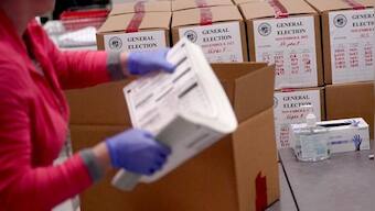 Democratic edge shrinks in Arizona Senate, governor races