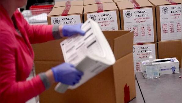 Democratic edge shrinks in Arizona Senate, governor races