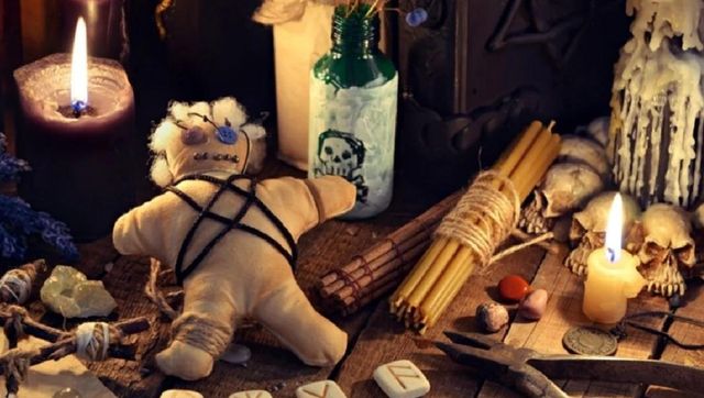 Mumbai: Wife pays 60 lakhs to Instagram astrologer for 'total control' over husband Mumbai: Wife pays 60 lakhs to Instagram astrologer for 'total control' over husband