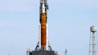 NASA fixes new leak, resumes fueling moon rocket for launch