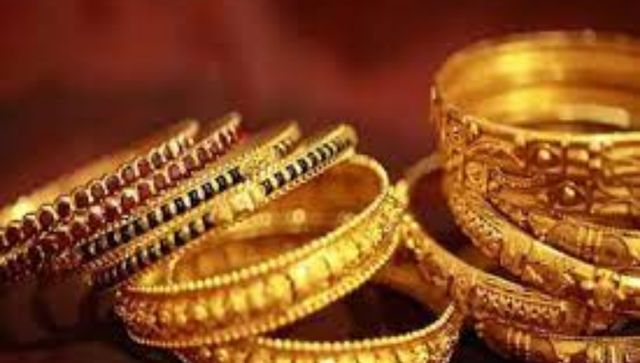 Gold price today: 10 grams of 24-carat rises to Rs 52,370; silver at Rs 62,000 per kilo Gold price today: 10 grams of 24-carat rises to Rs 52,370; silver at Rs 62,000 per kilo
