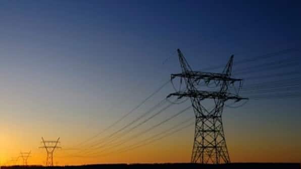 Mathura: Paraglider crashes in high tension electricity line