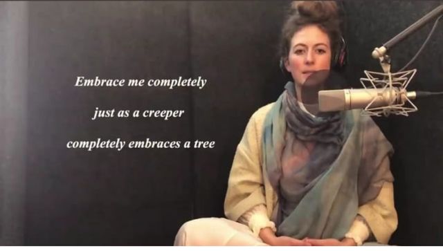 'Most powerful tribute to love': Anand Mahindra mesmerised by woman chanting Sanskrit mantra 'Most powerful tribute to love': Anand Mahindra mesmerised by woman chanting Sanskrit mantra