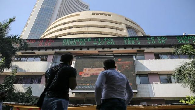 Sensex climbs 92 points to settle at 61,511, Nifty ends at 18,267 Sensex climbs 92 points to settle at 61,511, Nifty ends at 18,267