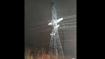 Plane crashes into power lines of Montgomery County in US, triggers power outage