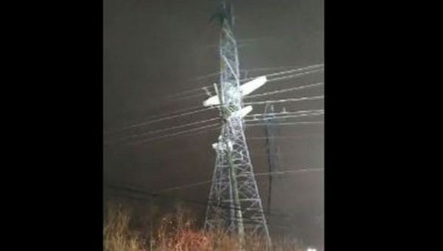 Plane crashes into power lines of Montgomery County in US, triggers power outage Plane crashes into power lines of Montgomery County in US, triggers power outage