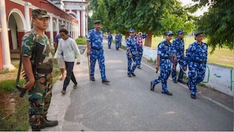 West Bengal: 7 policemen injured as protesting students go on rampage in Malda