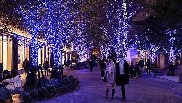 Warm biz: Why Japan's Tokyo is asking residents to wear turtlenecks