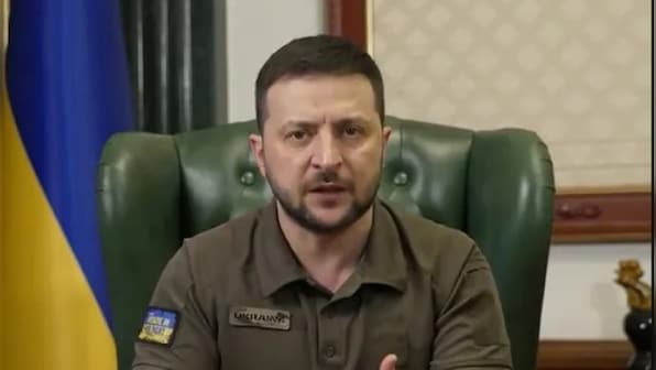 Ukrainian president Zelenskyy criticises Kyiv mayor over emergency centres