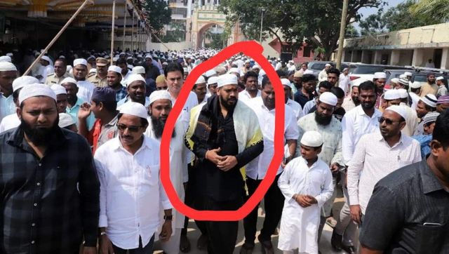 'Hindus insulted,' says BJP as Jagan Reddy's party leader sports Muslim skull cap, scarf during Sabarimala visit 'Hindus insulted,' says BJP as Jagan Reddy's party leader sports Muslim skull cap, scarf during Sabarimala visit