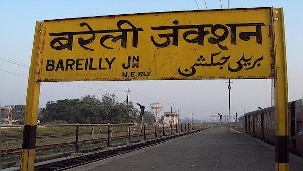 UP: Army man loses leg after angry TTE allegedly pushes him under train in Bareilly