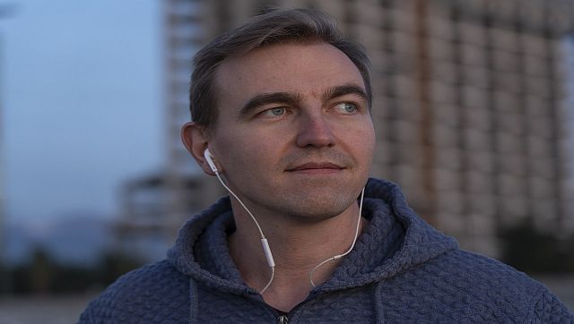 Explained: Can earbuds be used as hearing aids? Explained: Can earbuds be used as hearing aids?