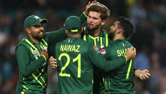 T20 World Cup: Shadab Khan helps Pakistan beat South Africa to stay alive in tournament T20 World Cup: Shadab Khan helps Pakistan beat South Africa to stay alive in tournament