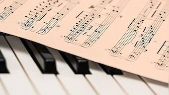 How does music therapy help us? Know top 5 benefits