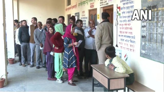 Himachal Pradesh Assembly Election 2022: 55.65 per cent voting till 3 pm Himachal Pradesh Assembly Election 2022: 55.65 per cent voting till 3 pm