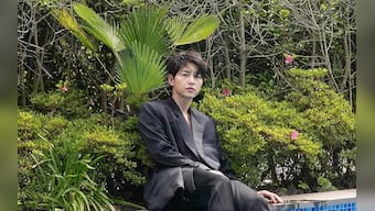 Reborn Rich star Song Joong-ki dating a British woman, confirms his agency