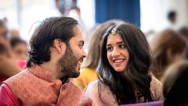 Anant Ambani and Radhika Merchant get engaged at Shrinathji Temple in Rajasthan's NathDwara Anant Ambani and Radhika Merchant get engaged at Shrinathji Temple in Rajasthan's NathDwara