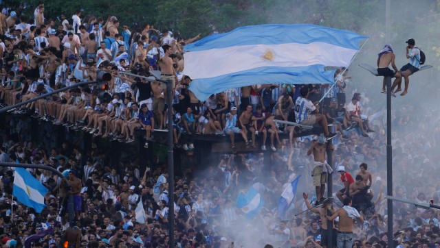 Argentina lauds World Cup-winning footballers in divided, crisis-driven country Argentina lauds World Cup-winning footballers in divided, crisis-driven country