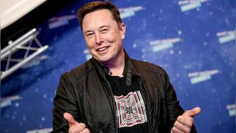 Elon Musk polls Twitter users to decide if he should stay in charge of social media platform