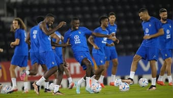 Kylian Mbappe and Les Bleus call for end to violence in France