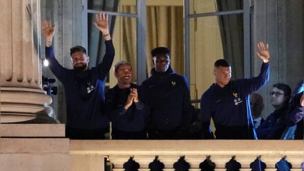 FIFA World Cup: Jubilant welcome for French team on return as runners-up