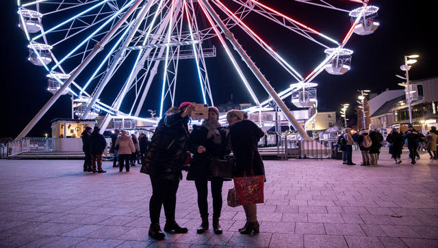 In Hungary's Gyor, dark Christmas becomes symbol of economic pain In Hungary's Gyor, dark Christmas becomes symbol of economic pain