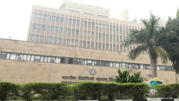 Do IITs favour Brahmins and perpetuate caste oppression?