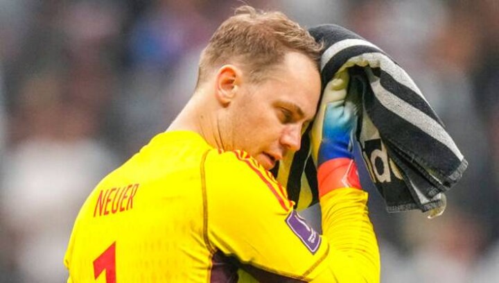 Bayern Munich accuse Manuel Neuer of putting 'personal interests above interests of club'