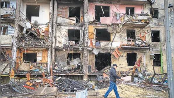 Ukrainian strikes hit Russian held Melitopol in Zaporizhzhia