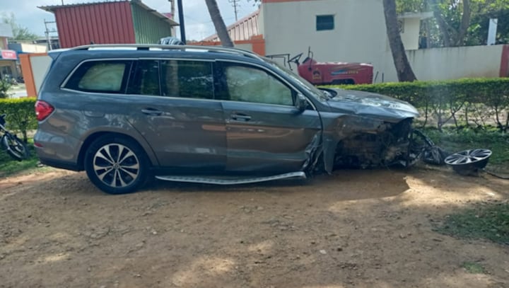 PM Modi's brother, relatives injured in car accident near Mysuru