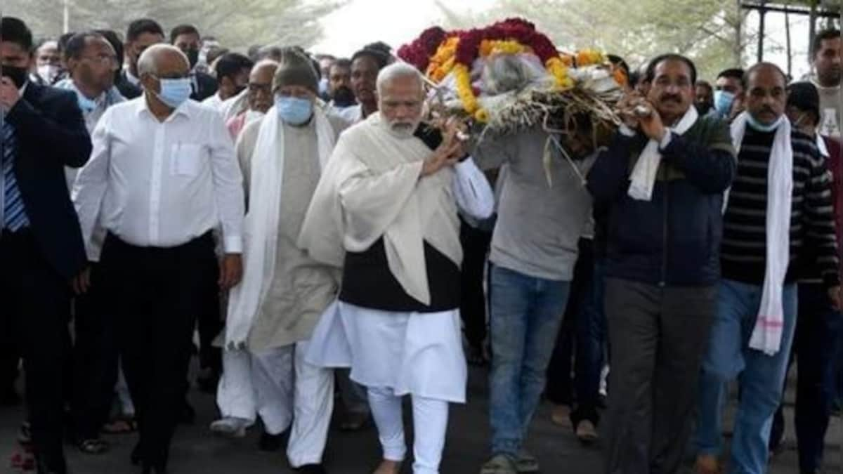 WATCH | Prime Minister Narendra Modi carries mortal remains of mother Hiraben