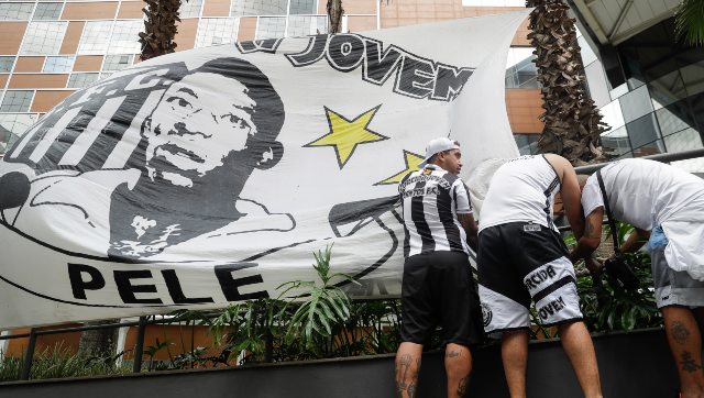 Pele dies at 82: Fans pay tribute to Brazilian legend - In Pics Firstpost Image