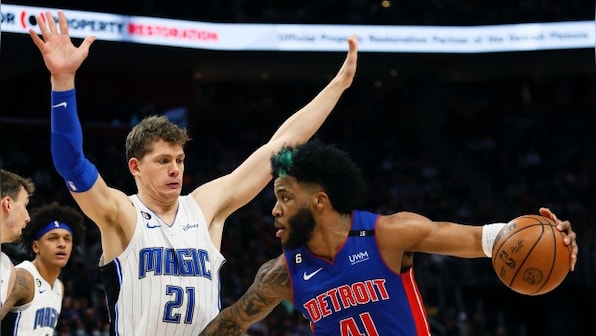 NBA suspends 11 players after Pistons-Magic scuffle; watch video