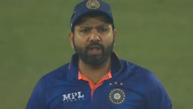 Watch: KL Rahul drops Mehidy Hasan's catch, Rohit Sharma loses cool after fielding blunders Watch: KL Rahul drops Mehidy Hasan's catch, Rohit Sharma loses cool after fielding blunders